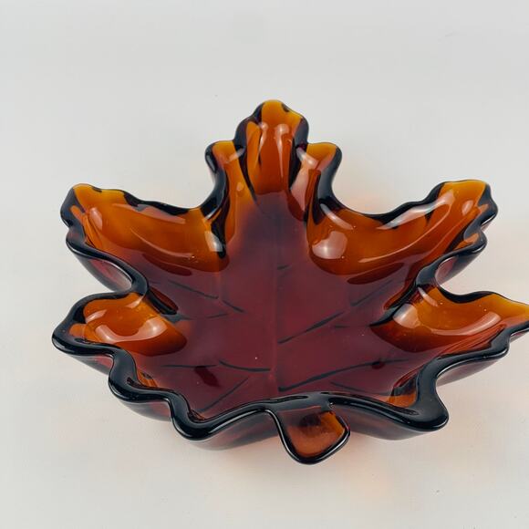 Vintage Amber Glass Maple Leaf Dish 9 x 8 1/4” - Picture 5 of 6
